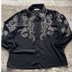 Solitaire Womens Black Linen Blend Floral Embroidered Button Down Shirt 23-520